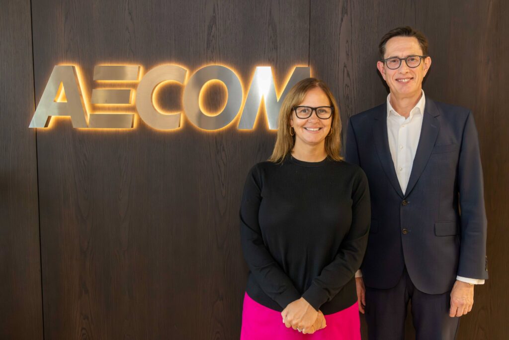 Mayor for the West of England, Helen Godwin, and AECOM chief executive for Europe & India, Richard Whitehead, at the new Bristol office opening.